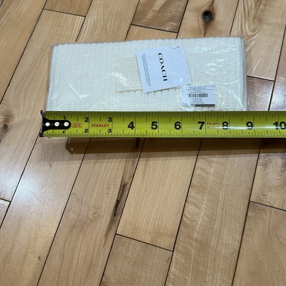 BNWT Coach Earwarmer Headband. - Picture 6 of 8